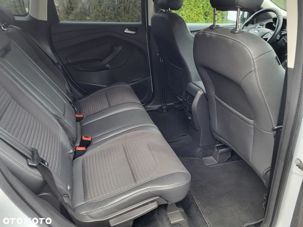 Ford Kuga 1.5 EcoBoost 2x4 Titanium - 15