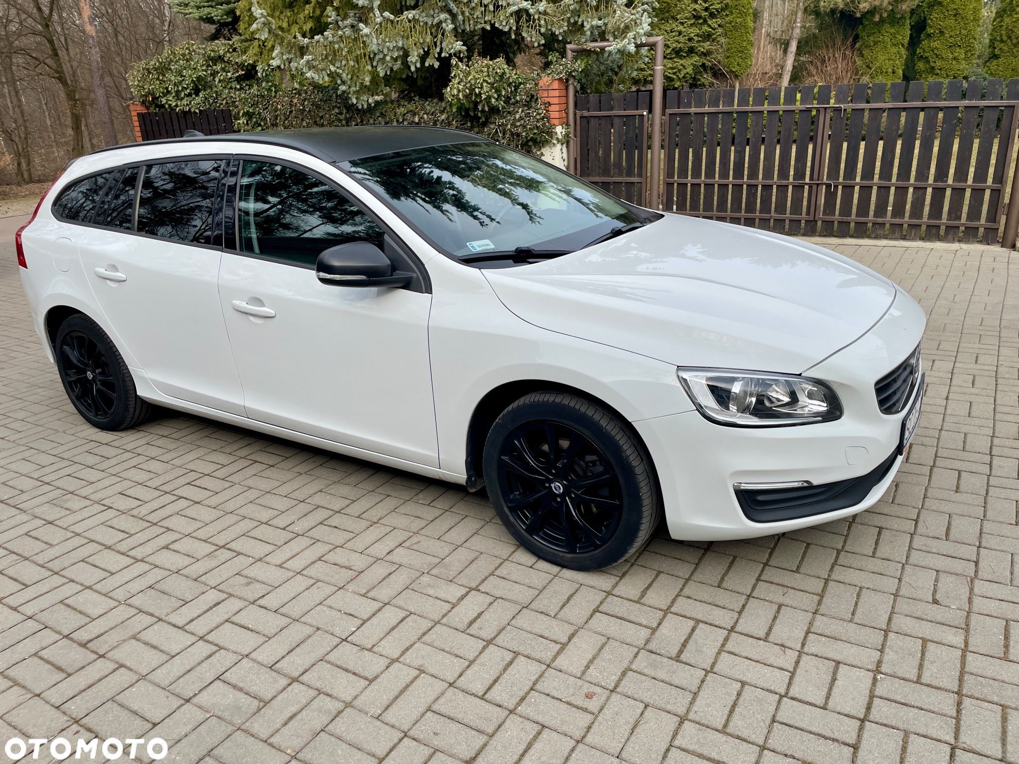 Volvo V60 D2 Drive-E Kinetic - 1