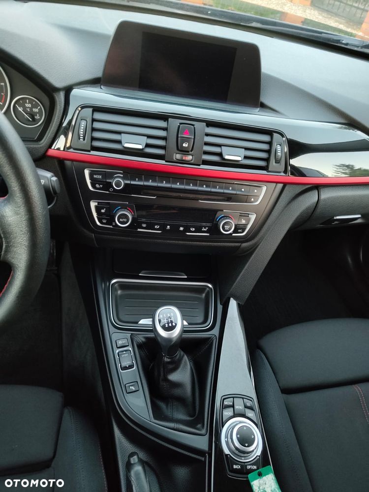 BMW Seria 3 320d Sport Line - 20