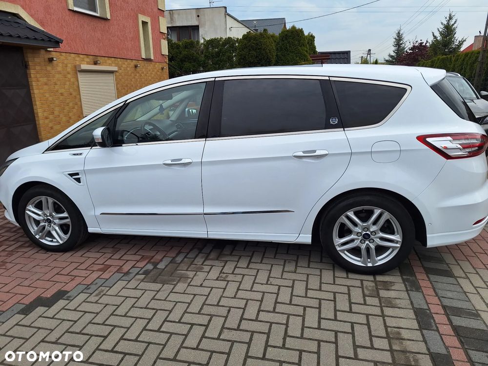 Ford S-Max - 13