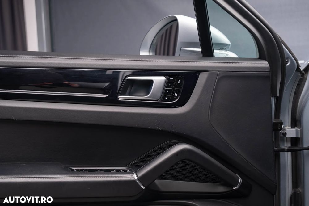 Porsche Cayenne Coupe E-Hybrid Tiptronic S - 23