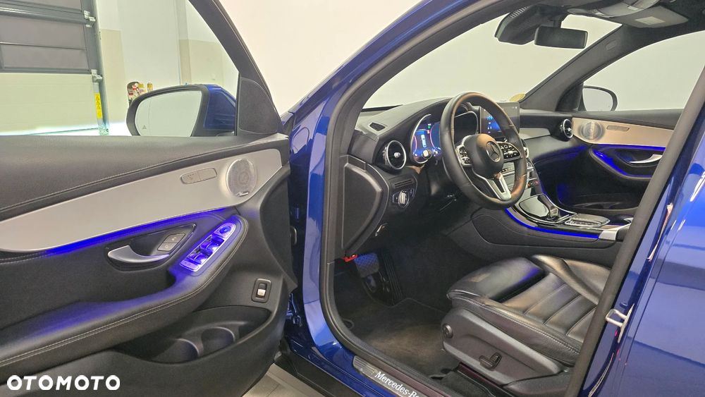 Mercedes-Benz GLC 300 d 4Matic 9G-TRONIC AMG Line Plus - 38