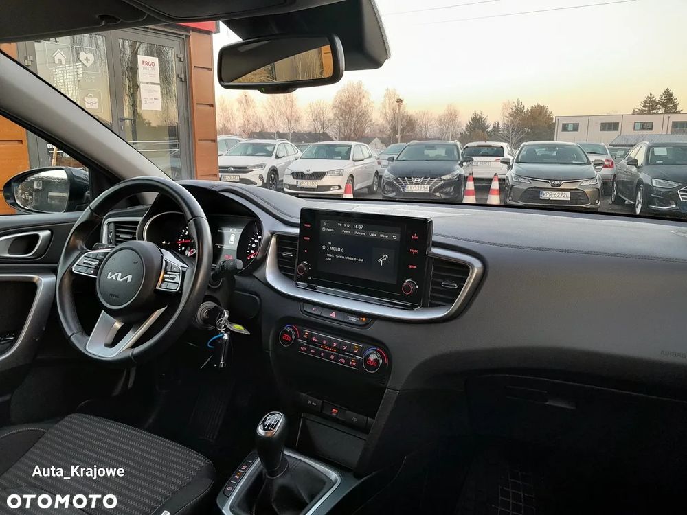 Kia Ceed 1.5 T-GDI M - 10