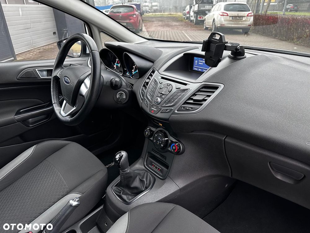 Ford Fiesta 1.25 Celebration - 24