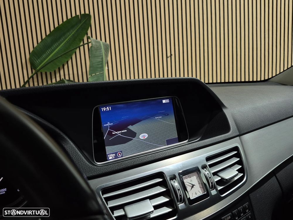 Mercedes-Benz E 300 Bluetec Hybrid Avantgarde - 32