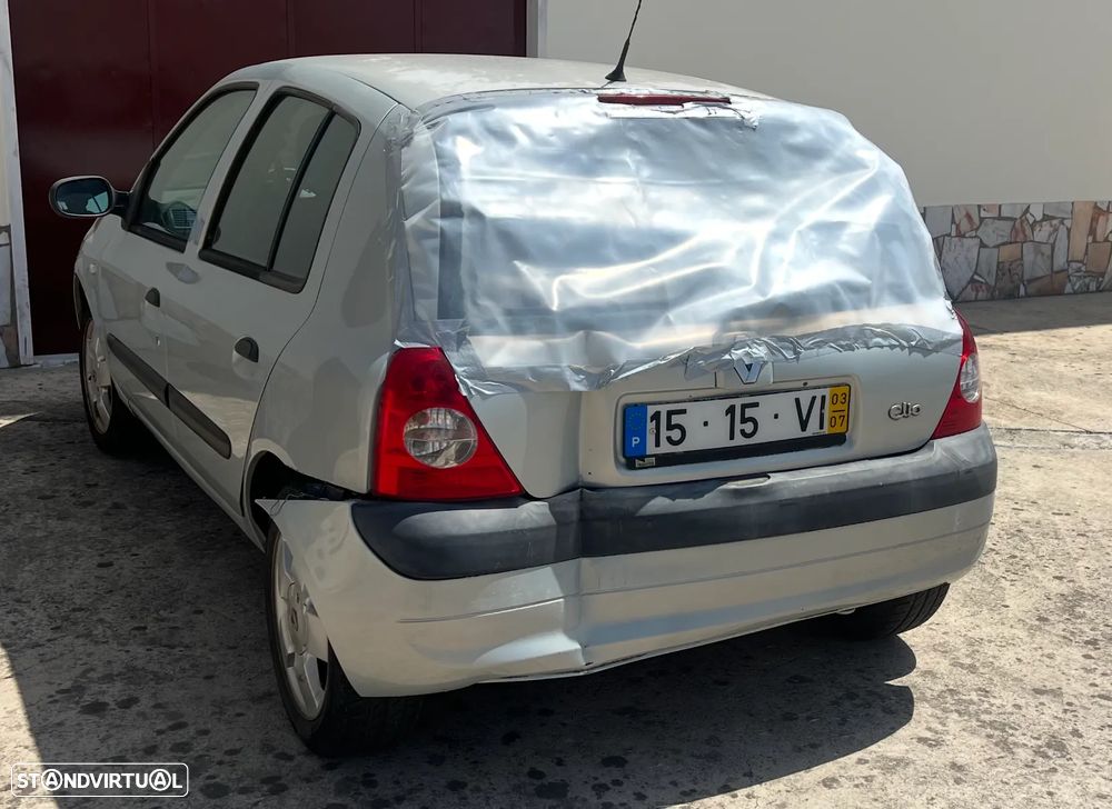 Renault Clio 1.2 16V Privilège - 3