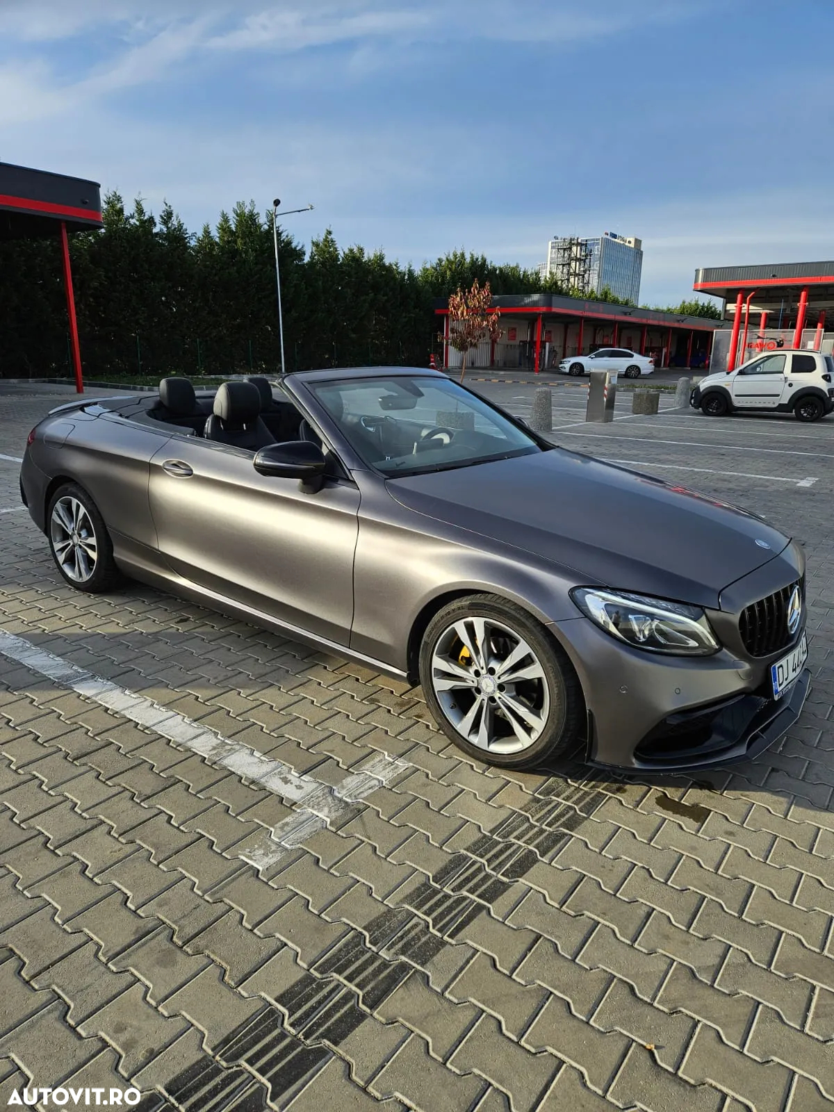 Mercedes-Benz C 220 d Cabrio 4Matic 9G-TRONIC - 4