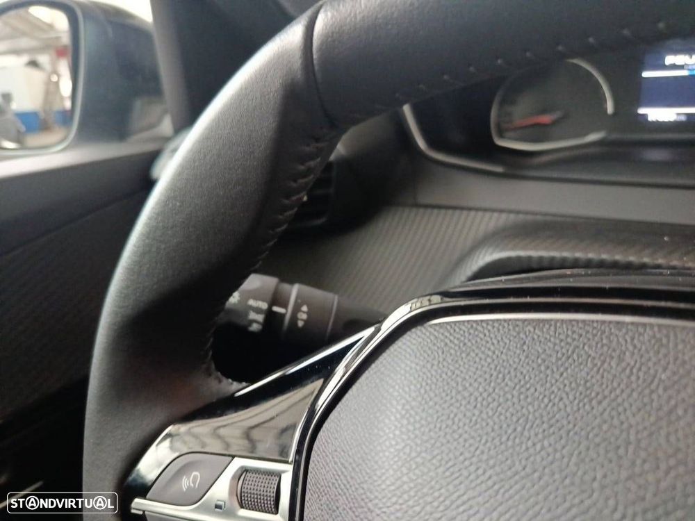 Peugeot 2008 1.2 PureTech Style - 14