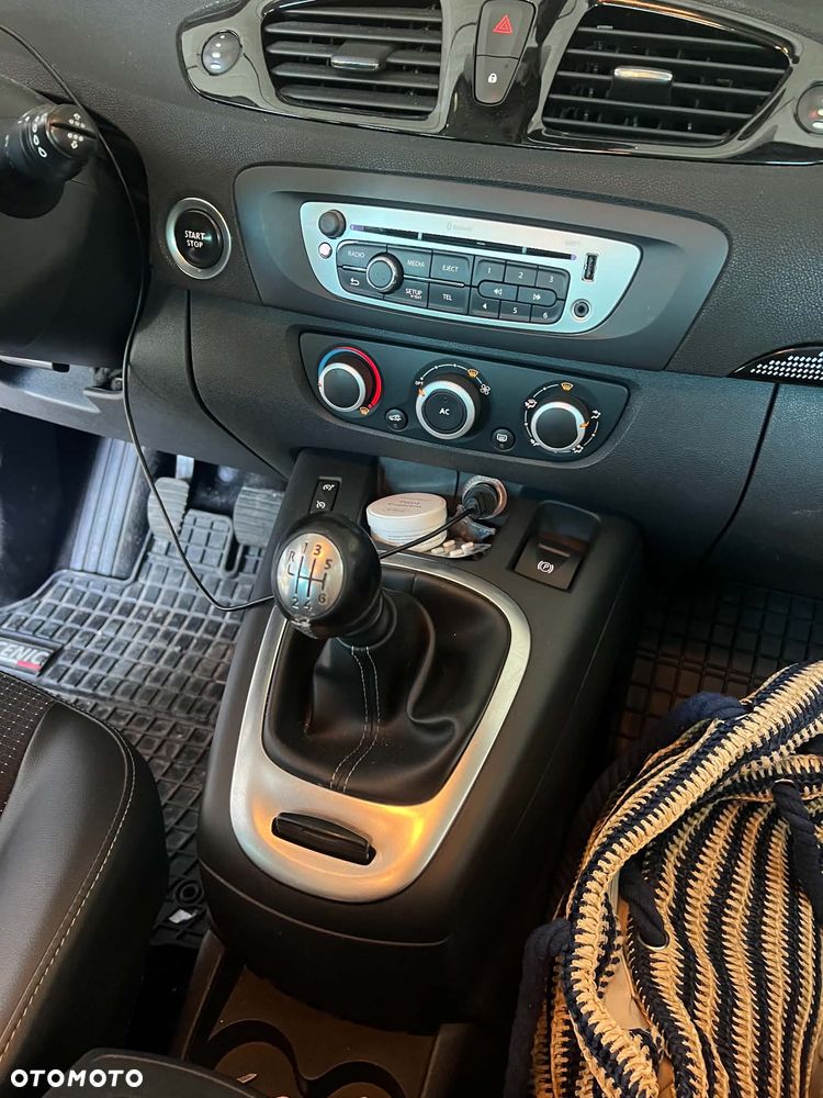 Renault Grand Scenic ENERGY TCe 115 Dynamique - 9