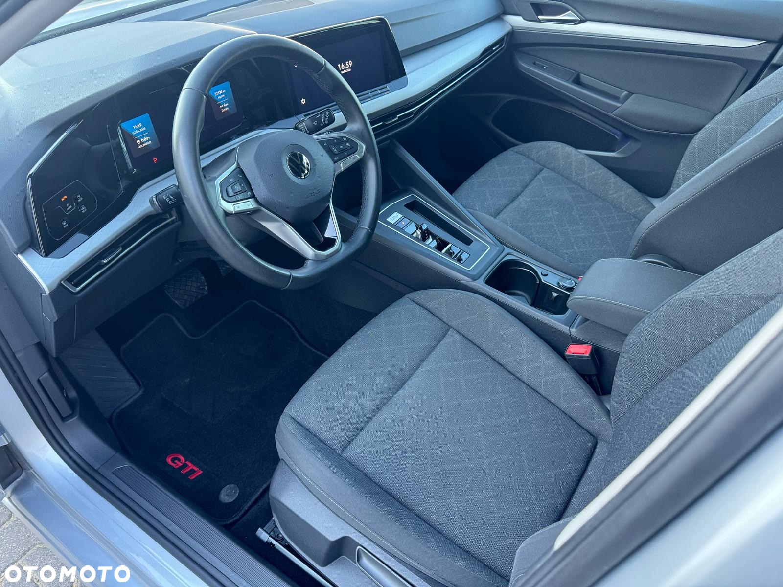 Volkswagen Golf - 17