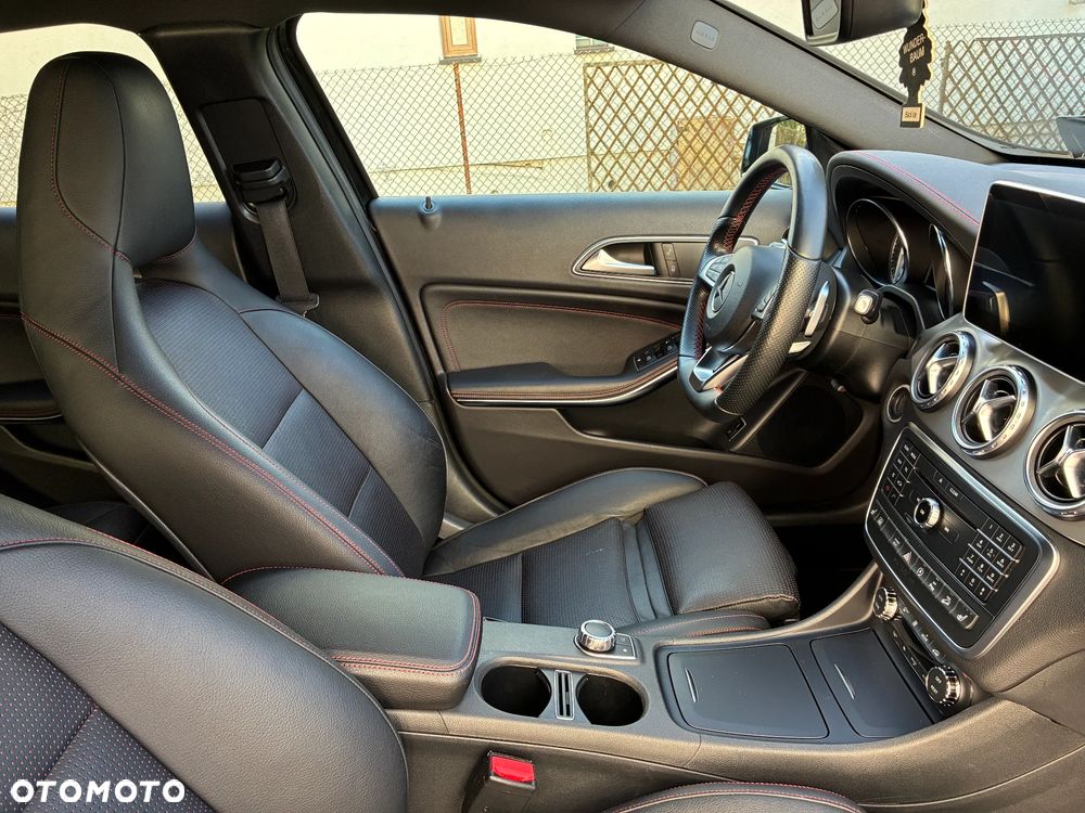 Mercedes-Benz GLA 220 d 4Matic 7G-DCT AMG Line - 28