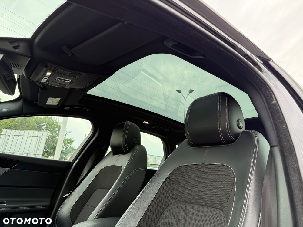 Jaguar XF 2.0 i4D R-Sport - 30