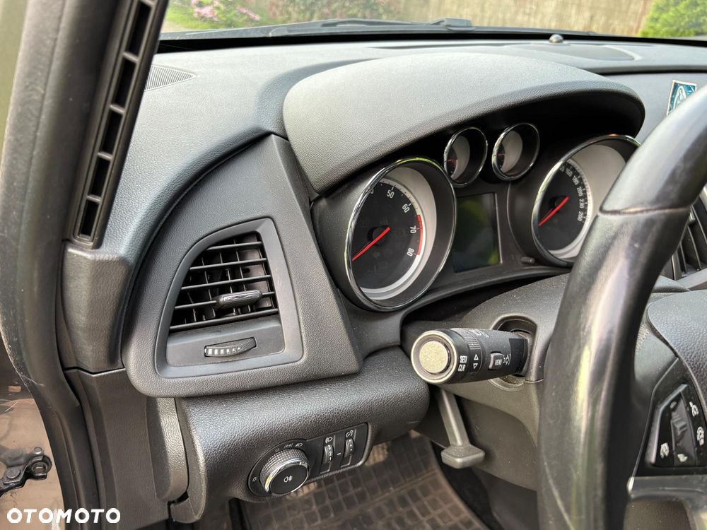 Opel Astra 1.4 T EU6 - 12