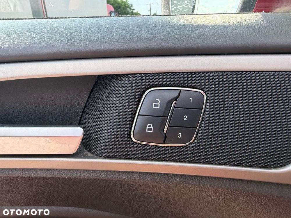 Ford Mondeo 2.0 Hybrid Vignale - 15