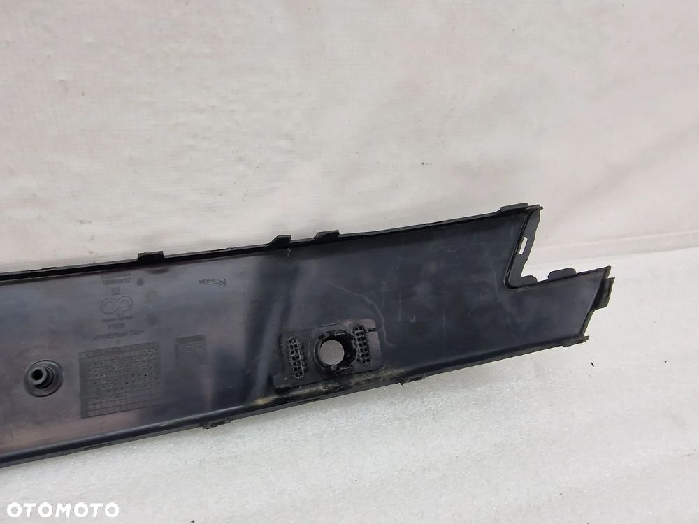 OPEL CORSA D LIFT 11-14 KRATKA ŚRODKOWA / LISTWA NA PDC , NR AUKCJI KR541 - 9