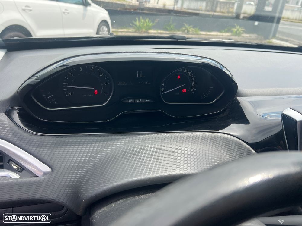 Peugeot 2008 1.2 PureTech Style - 16