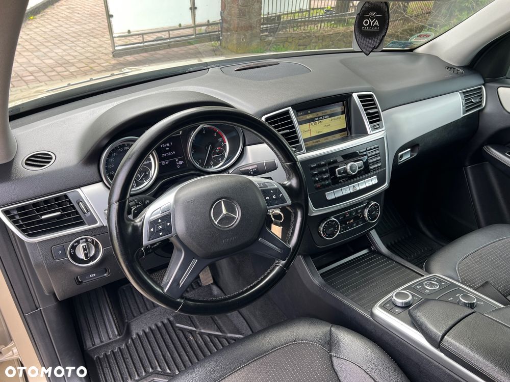 Mercedes-Benz ML 350 BlueTEC 4-Matic - 15
