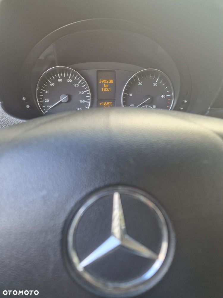 Mercedes-Benz Sprinter - 12