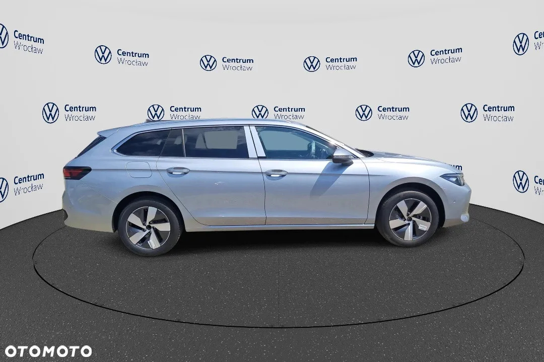 Volkswagen Passat 1.5 TSI ACT mHEV Business Plus DSG - 4