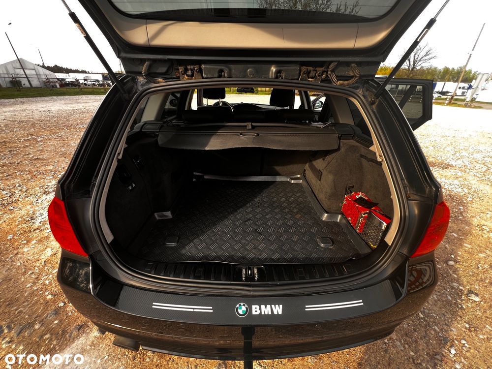 BMW Seria 3 320d Touring - 10