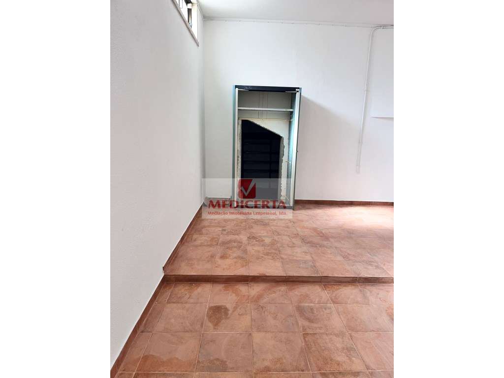 Garagem Box em Agualva - Grande imagem: 3/8