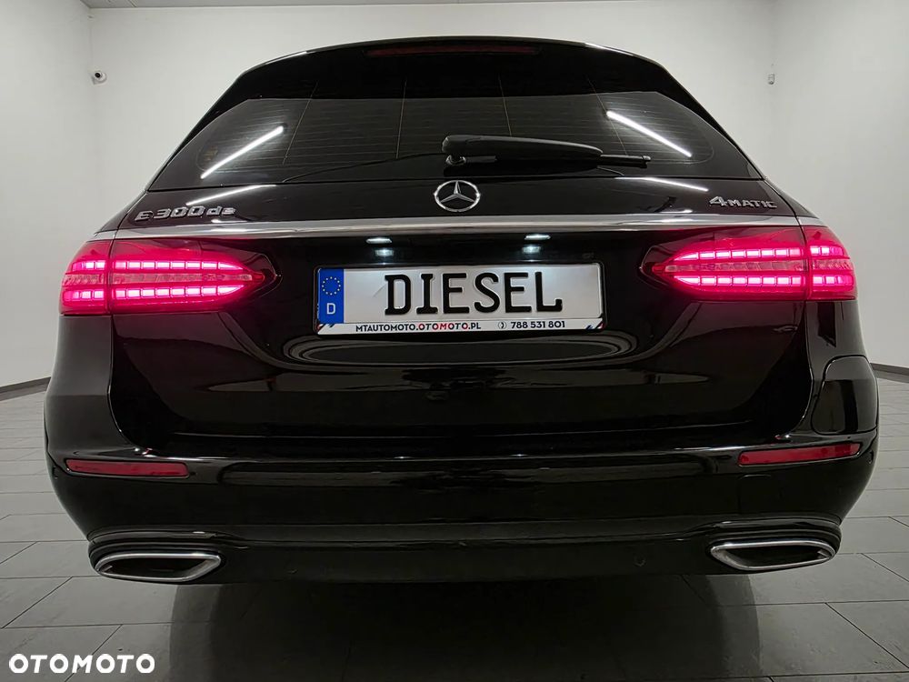 Mercedes-Benz Klasa E 300 de 4-Matic Exclusive - 38
