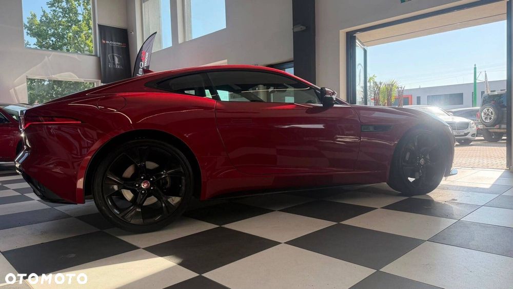 Jaguar F-Type - 10