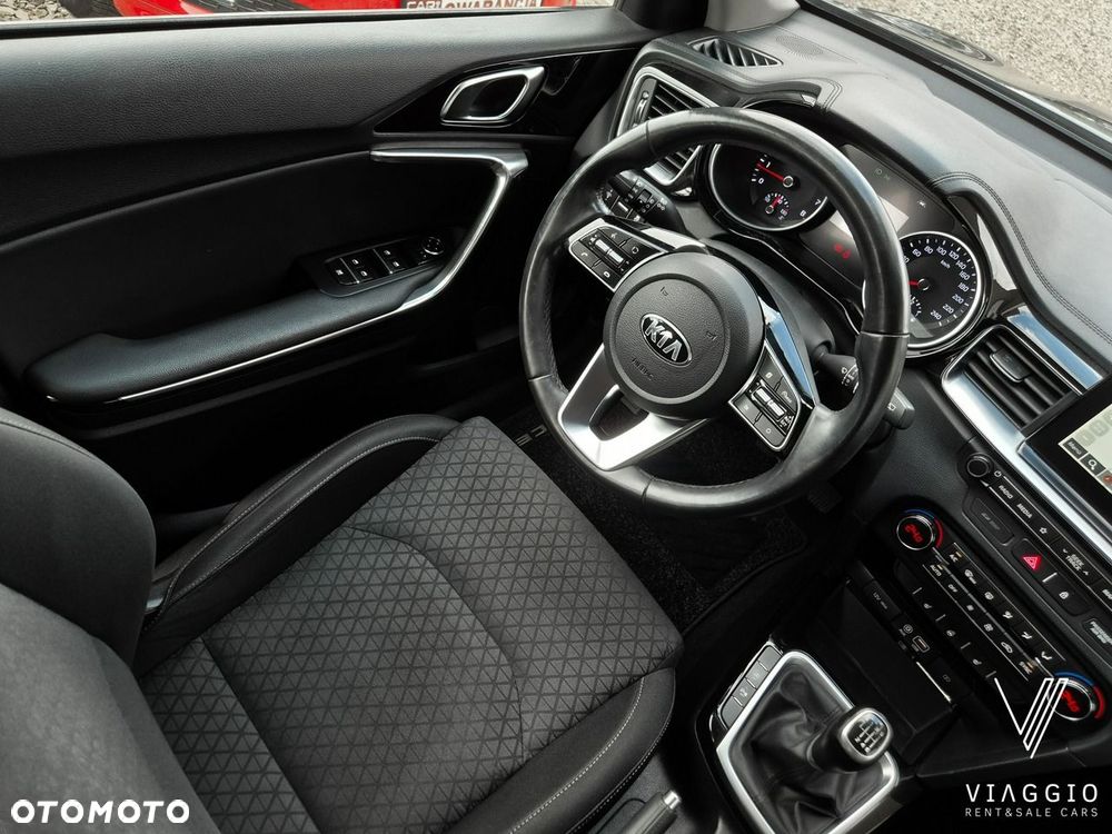 Kia Ceed - 21