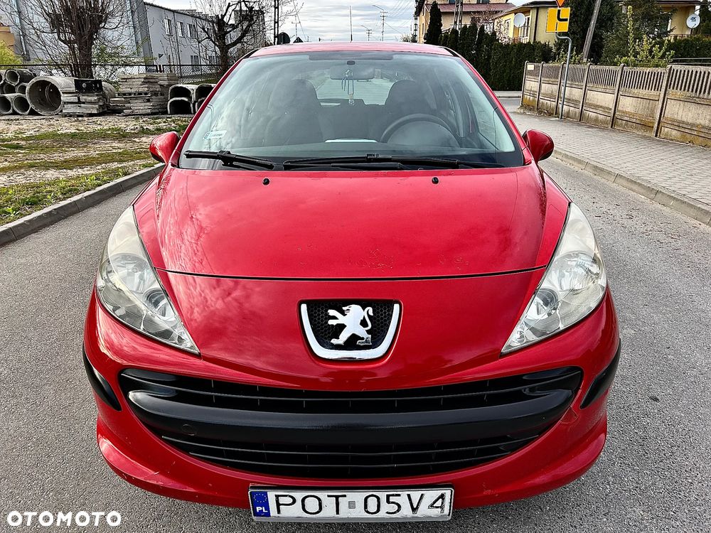 Peugeot 207 - 1