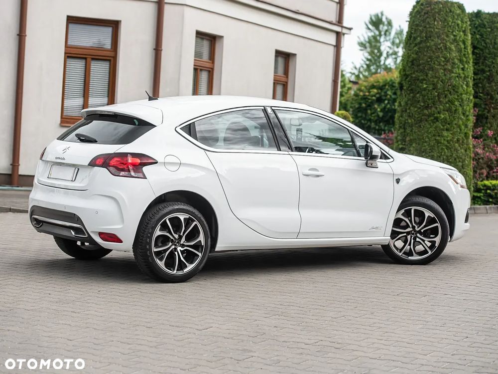 Citroën DS4 BlueHDi 120 S&S SoChic - 13