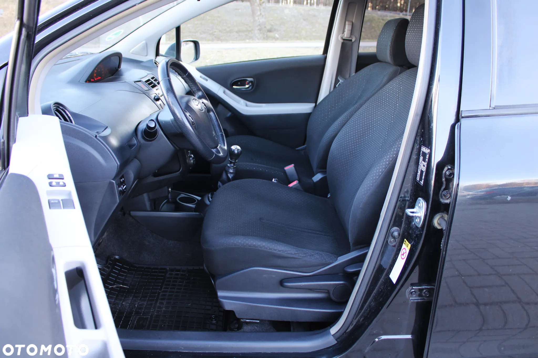 Toyota Yaris - 23