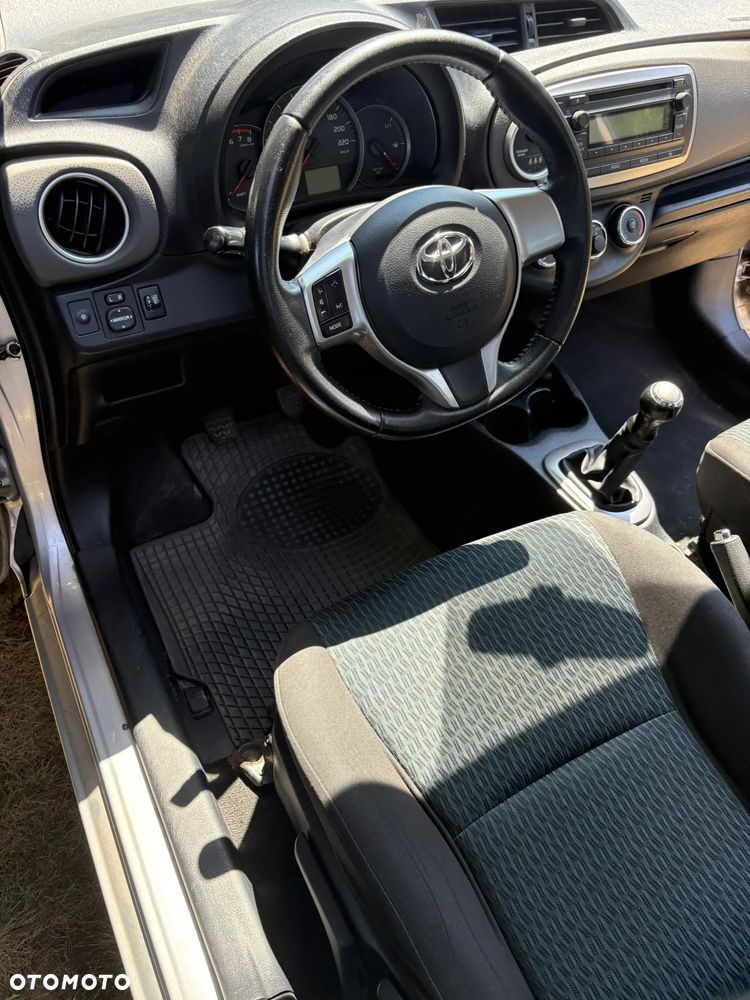 Toyota Yaris 1.0 Sol - 9