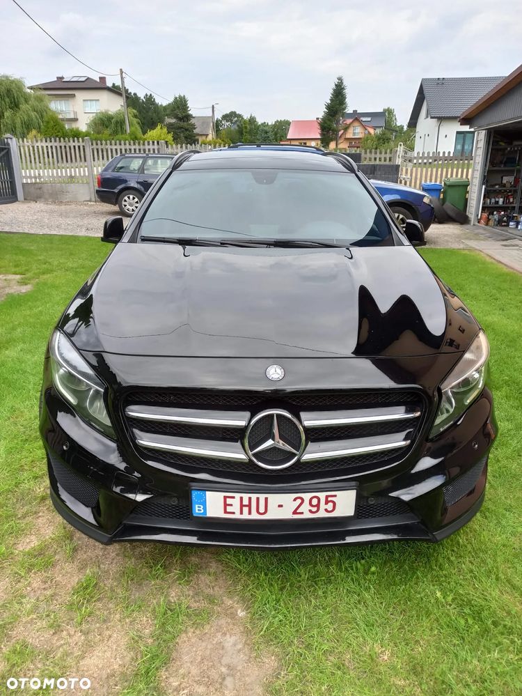 Mercedes-Benz GLA 180 - 1