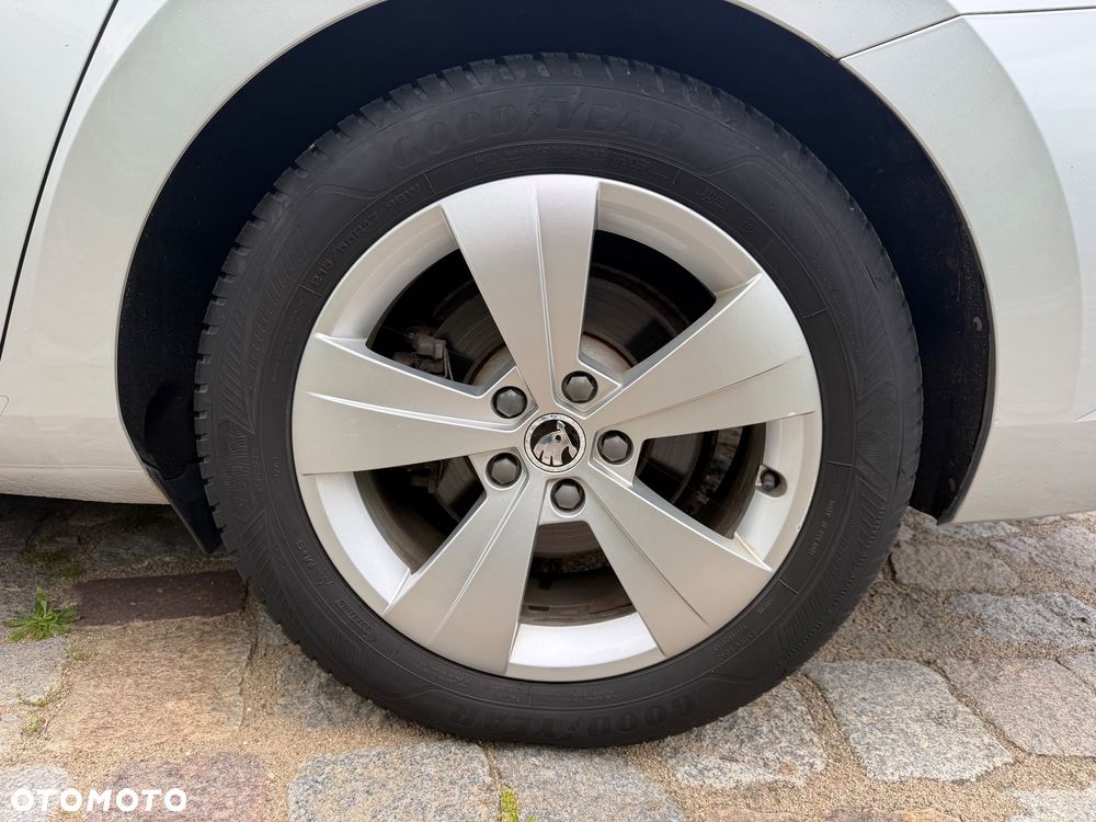 Skoda Superb 1.6 TDI GreenLine - 35