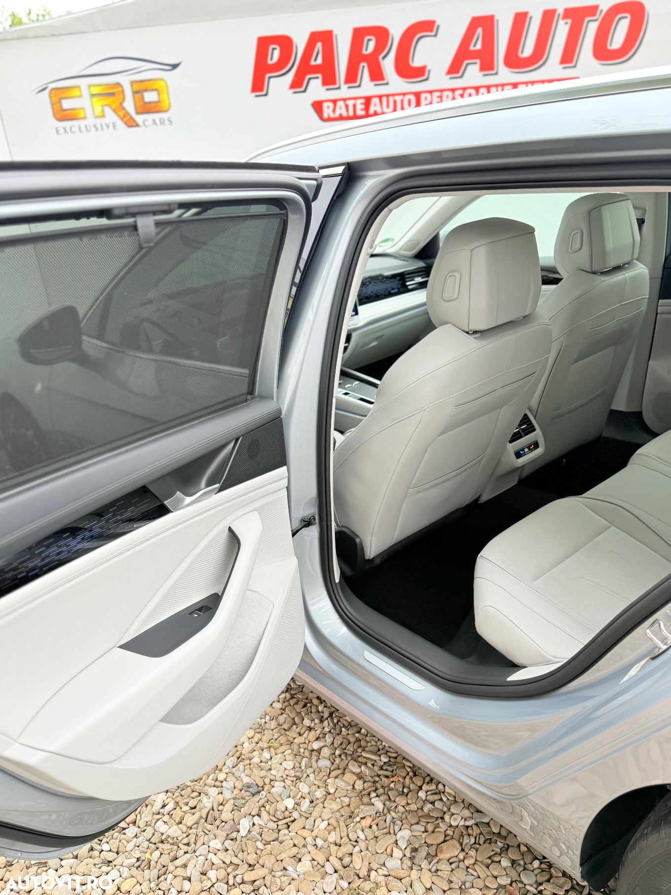 Volkswagen Passat Variant 2.0 TDI DSG Elegance - 12