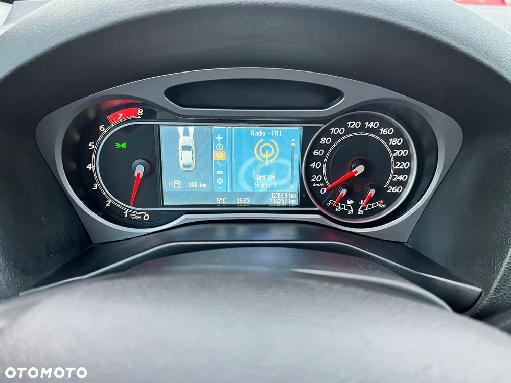 Ford Mondeo 2.5 Titanium S - 19