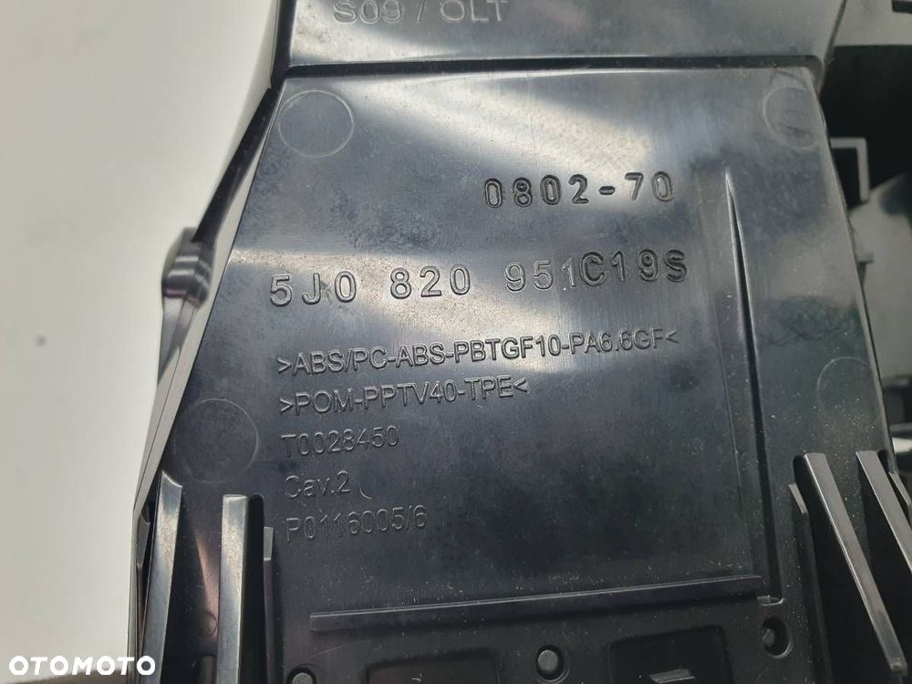 KRATKA KRATKI NAWIEWU DESKI KONSOLI SKODA ROOMSTER FABIA II 5J0820951 - 9