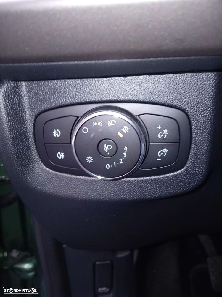 Ford Tourneo Courier 1.0 EcoBoost Titanium - 6