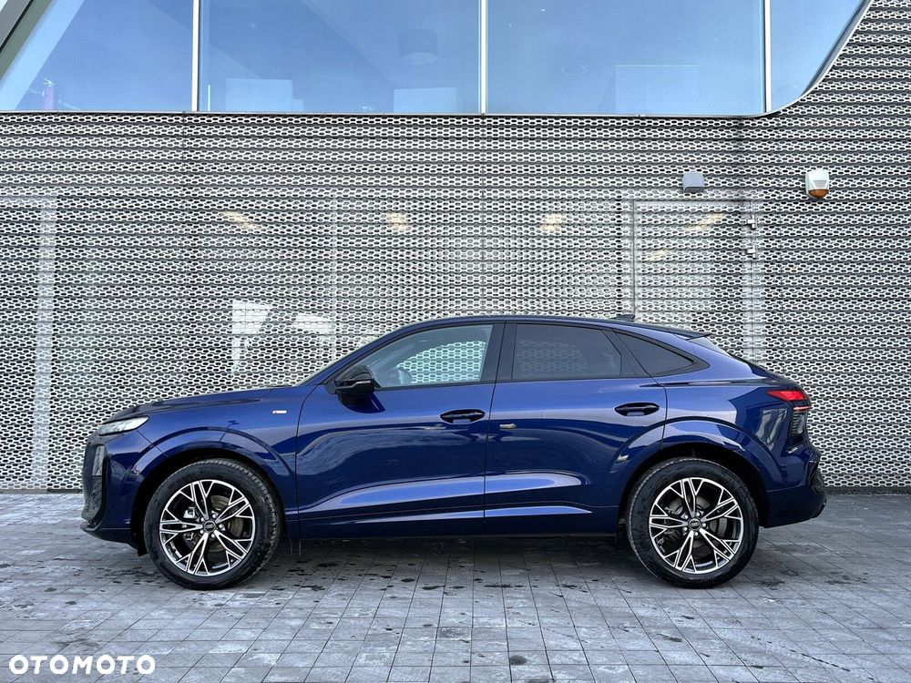 Audi Q3 Sportback - 8