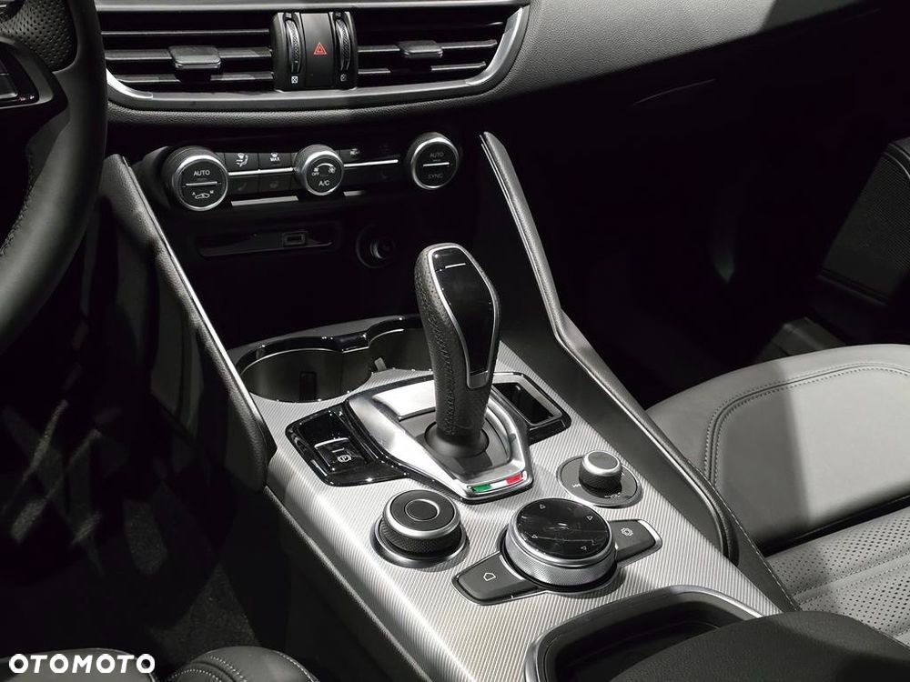 Alfa Romeo Giulia 2.0 Turbo Veloce Q4 - 17