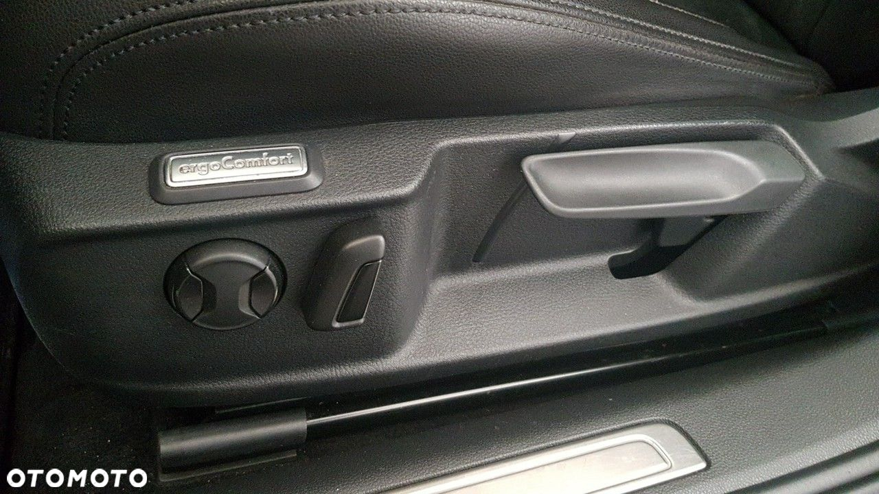 Volkswagen Passat - 26