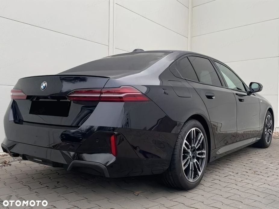 BMW Seria 5 520i mHEV M Sport - 3