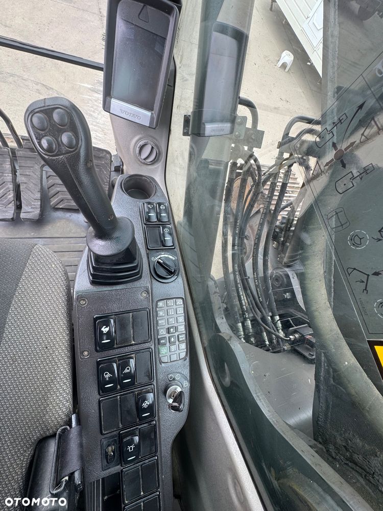 Volvo EC 240 CNL - 31