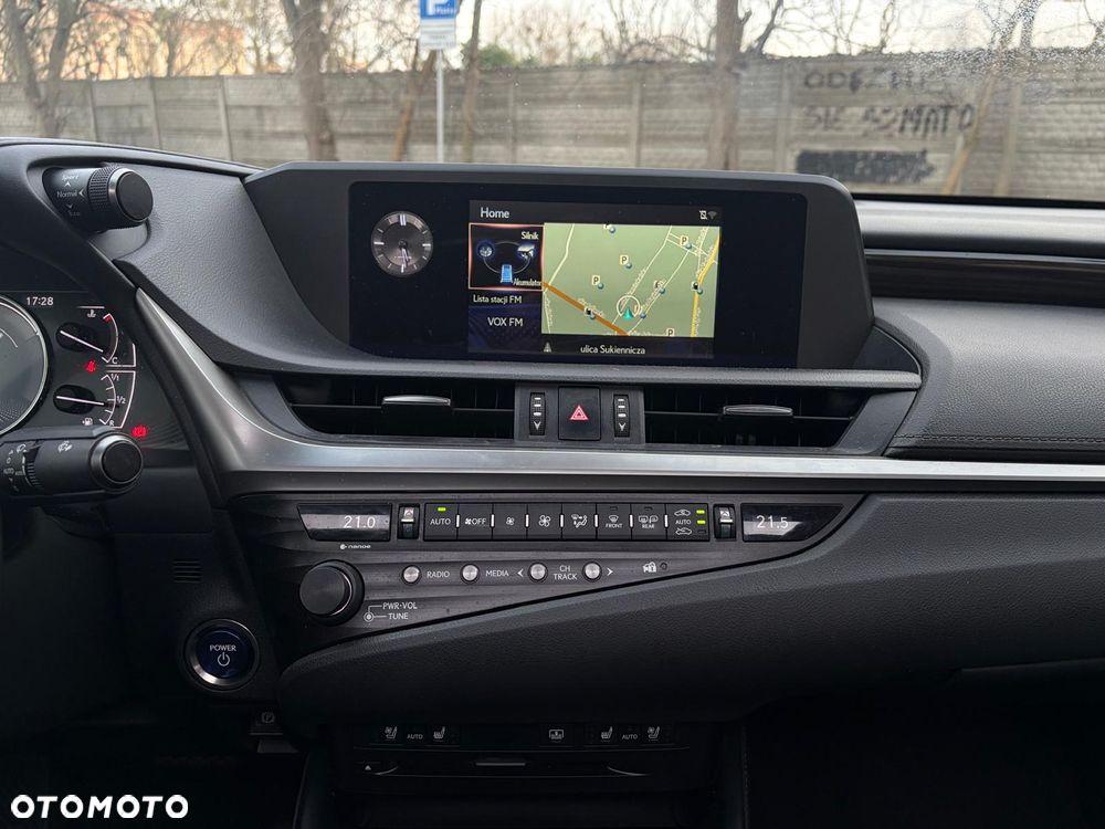 Lexus ES 300h Prestige - 20