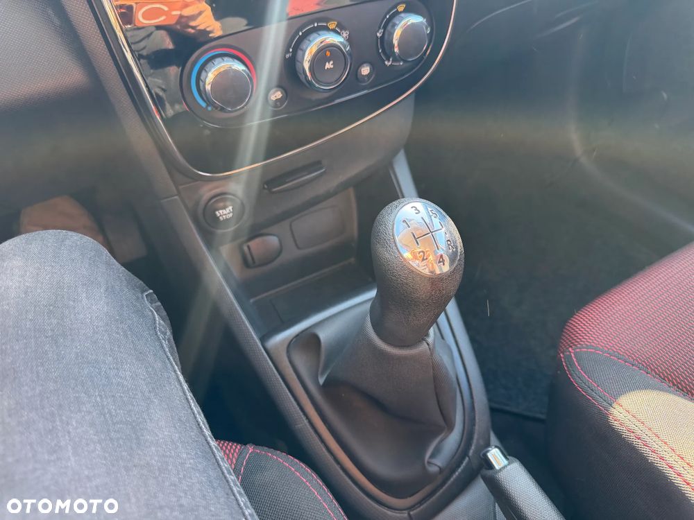 Renault Clio 1.2 16V 75 Life - 16