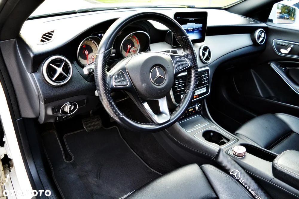 Mercedes-Benz CLA 250 4Matic 7G-DCT AMG Line - 21