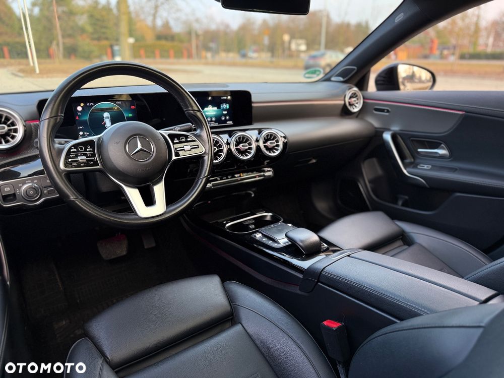 Mercedes-Benz CLA 220 d AMG Line 8G-DCT - 24