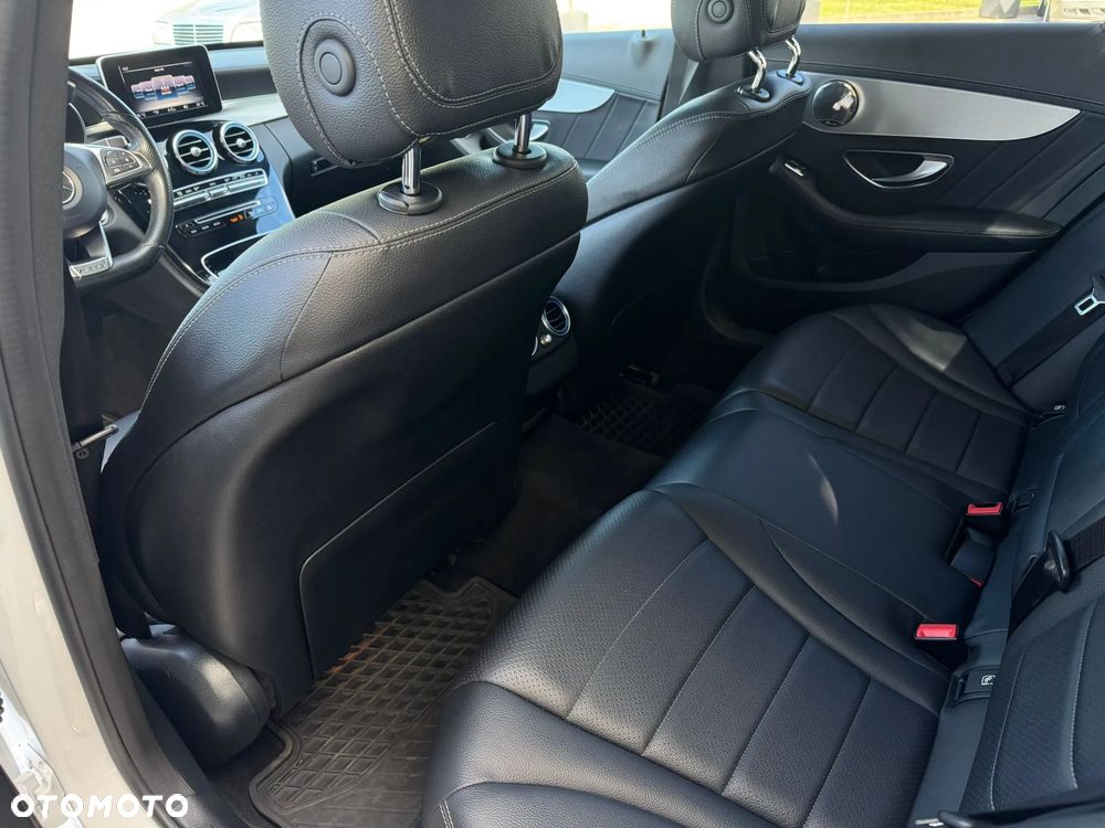 Mercedes-Benz Klasa C 200 4-Matic 9G-TRONIC - 7