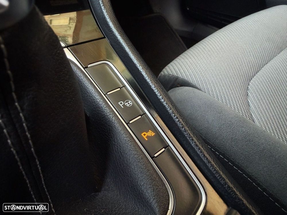 VW Golf 2.0 TDi Highline - 22