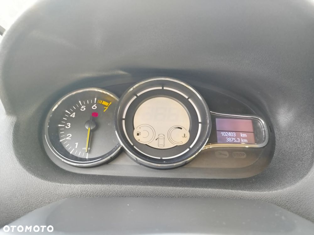 Renault Megane 1.6 16V Dynamique Euro5 - 8